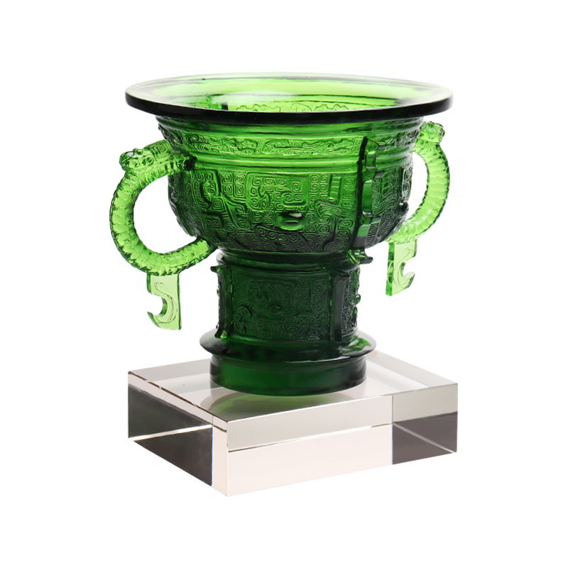 Chinesischer Dreibeinstativ mit Drachenohrengriff und Dornenmuster