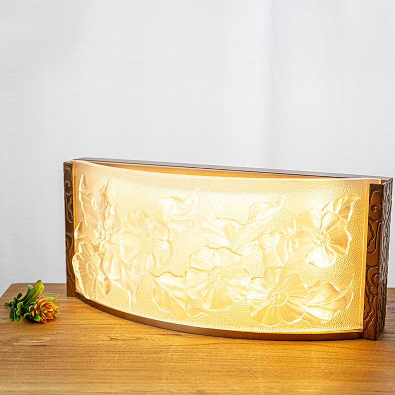 Dekorative Lampenornamente aus Glas mit Hibiskusblütenmuster