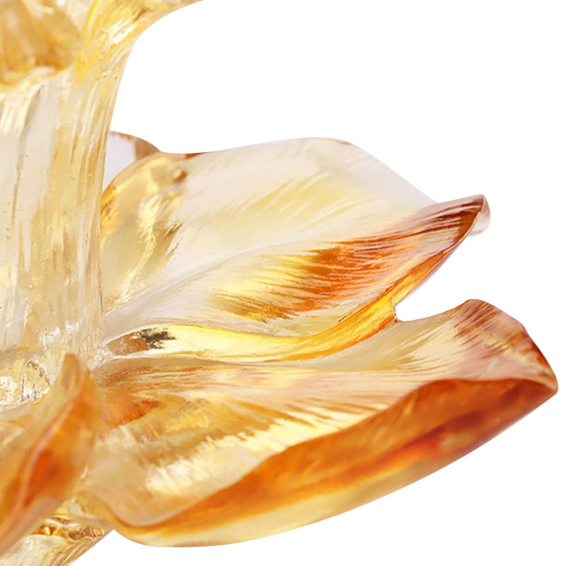 Blütenblattförmiger Kerzenhalter aus Glas