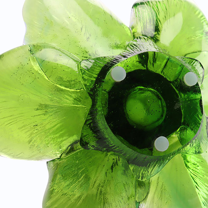 Blütenblattförmiger Kerzenhalter aus Glas