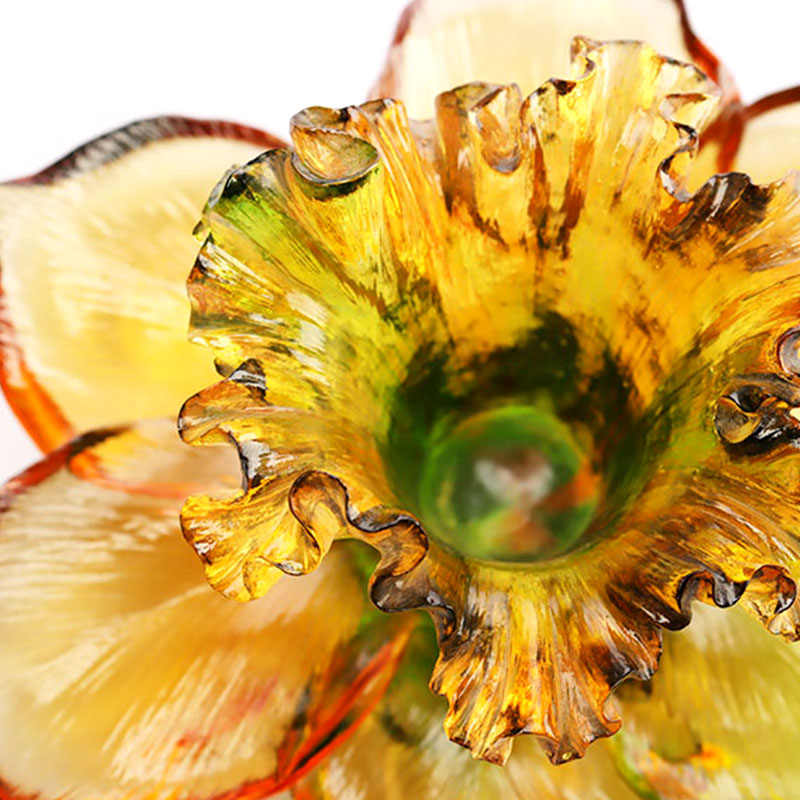 Blütenblattförmiger Kerzenhalter aus Glas