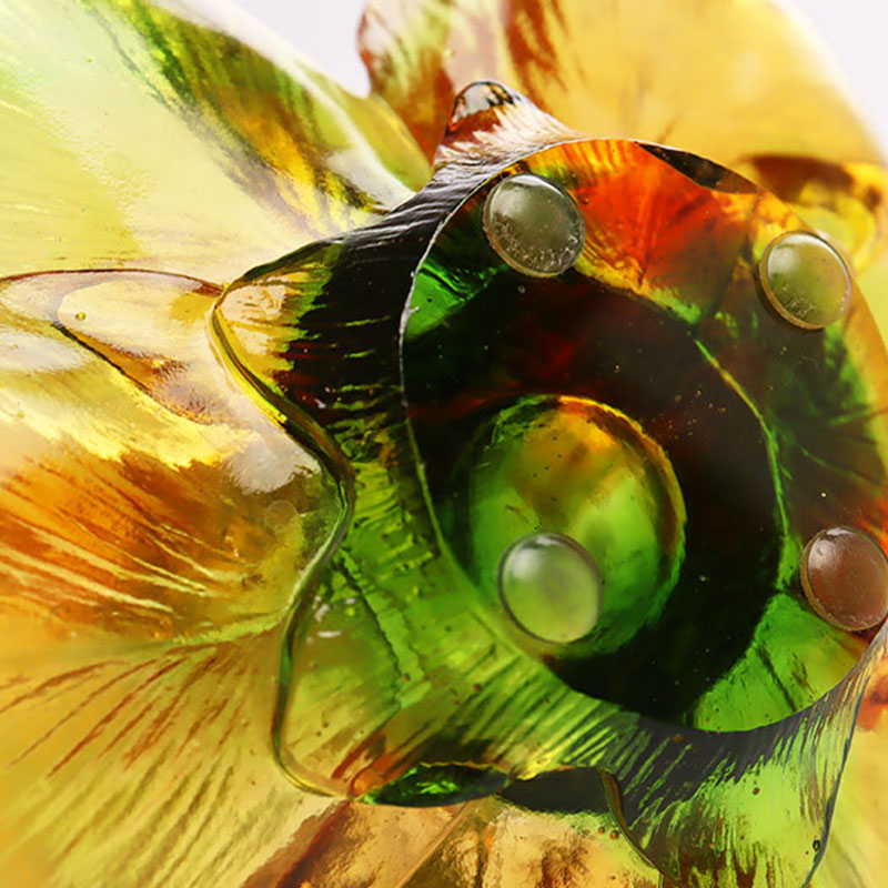 Blütenblattförmiger Kerzenhalter aus Glas