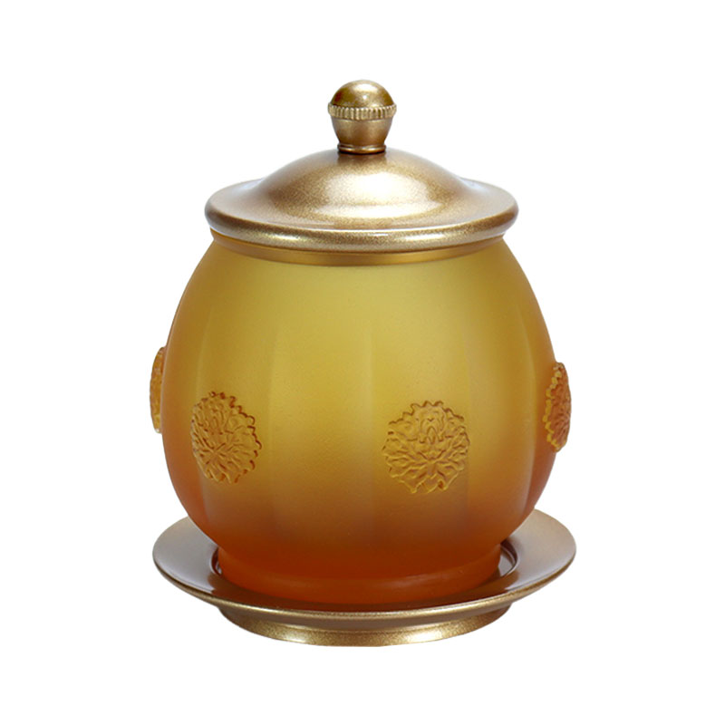 Set mit Opfergaben aus goldenem Glas für den buddhistischen Altar der Serie „Bao Xiang Hua“.