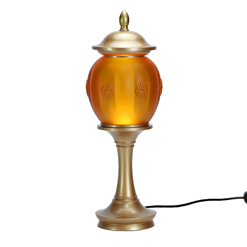 Set mit Opfergaben aus goldenem Glas für den buddhistischen Altar der Serie „Bao Xiang Hua“.