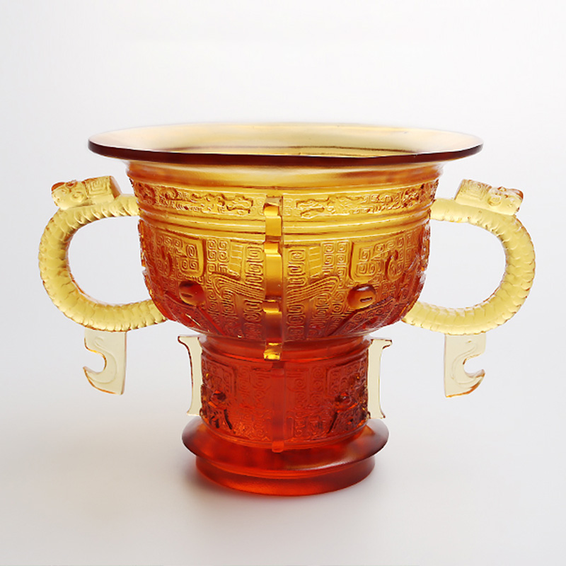 Chinesischer Dreibeinstativ mit Drachenohrengriff und Dornenmuster