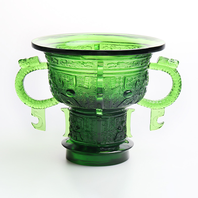 Chinesischer Dreibeinstativ mit Drachenohrengriff und Dornenmuster