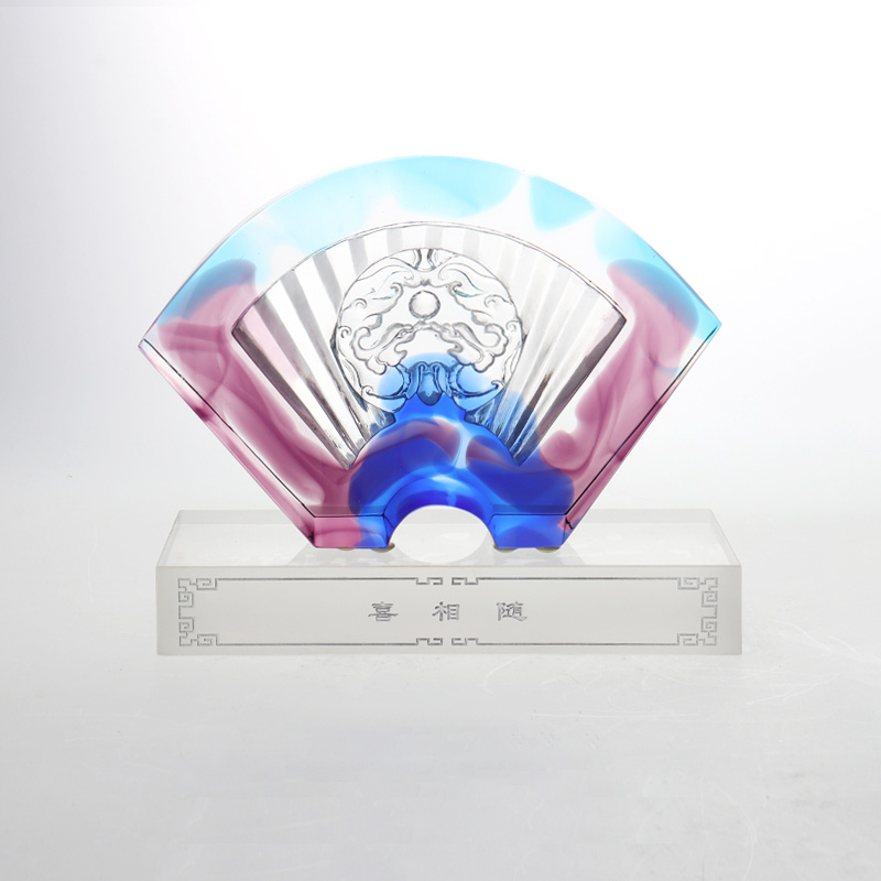 Chinesische fächerförmige glasierte Glasornamente